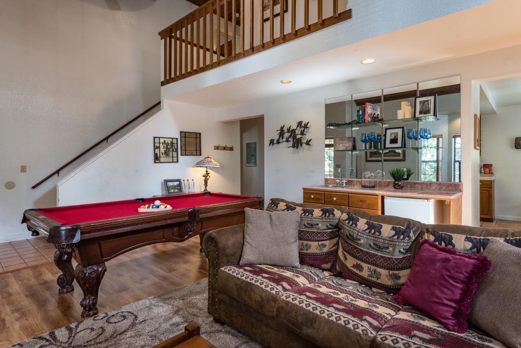 Inside Yosemite Mountain Beauty Villa โยเซมิตีเวสต์ ภายนอก รูปภาพ